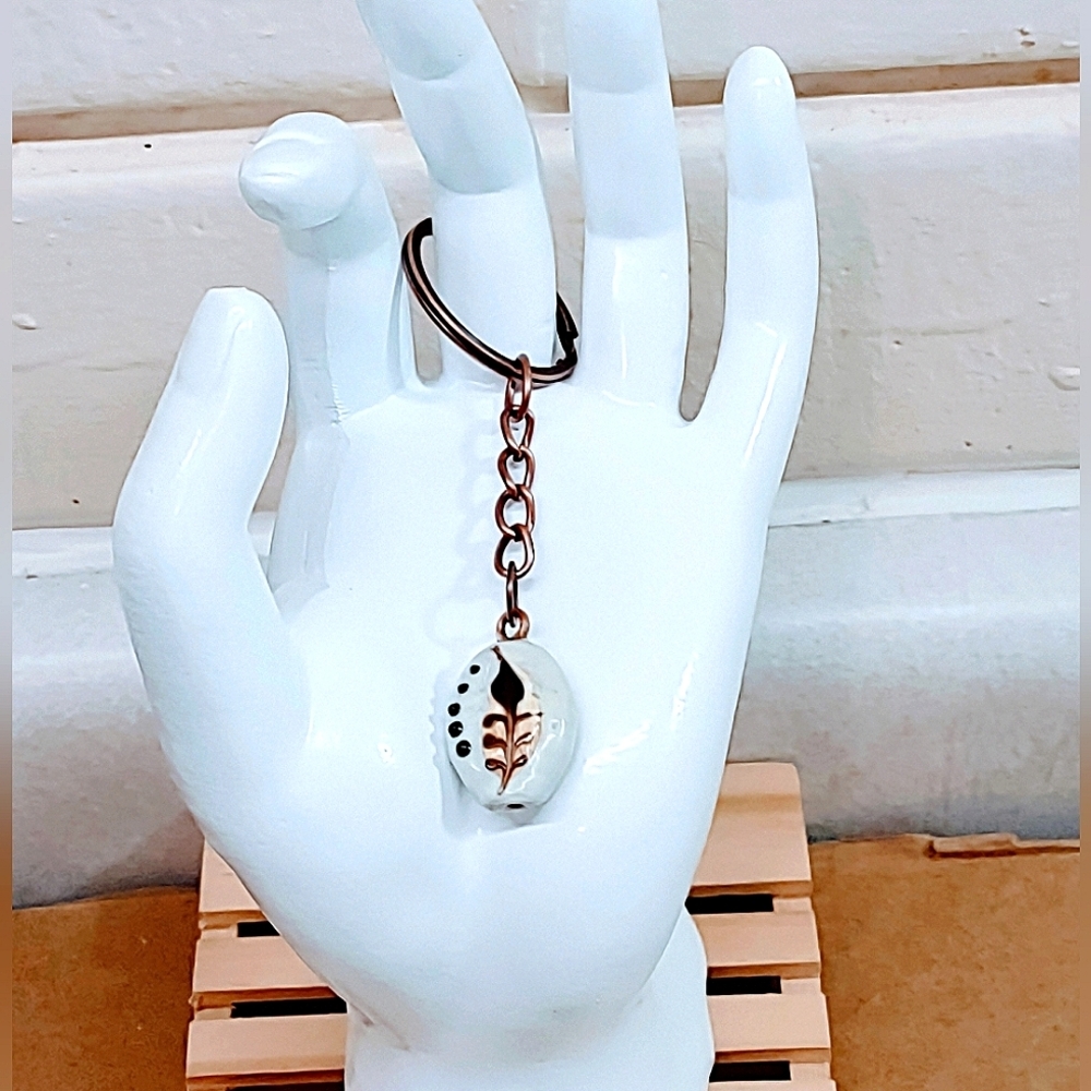 BOHO HAND CRAFTED POTTERY BEAD HAND PAINTED ON ANTIQUED COPPER KEYCHAIN